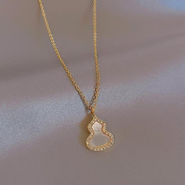 White Double Gourd Fashion Necklace